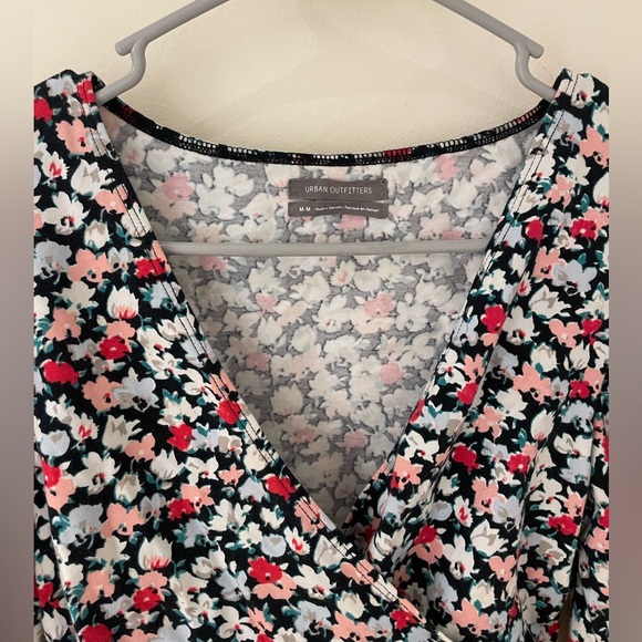 Urban Outfitters Puff Sleeve Wrap Top - Picture 2 of 3